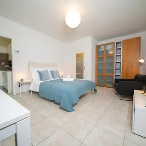 Blue - Zentral Und Gut Angebunden Düsseldorf